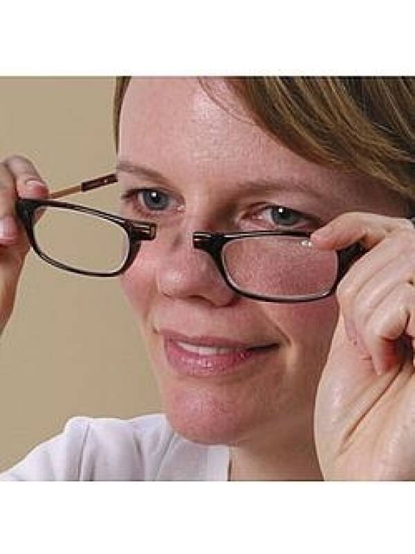 Reading Glasses with Magnetic Fastening