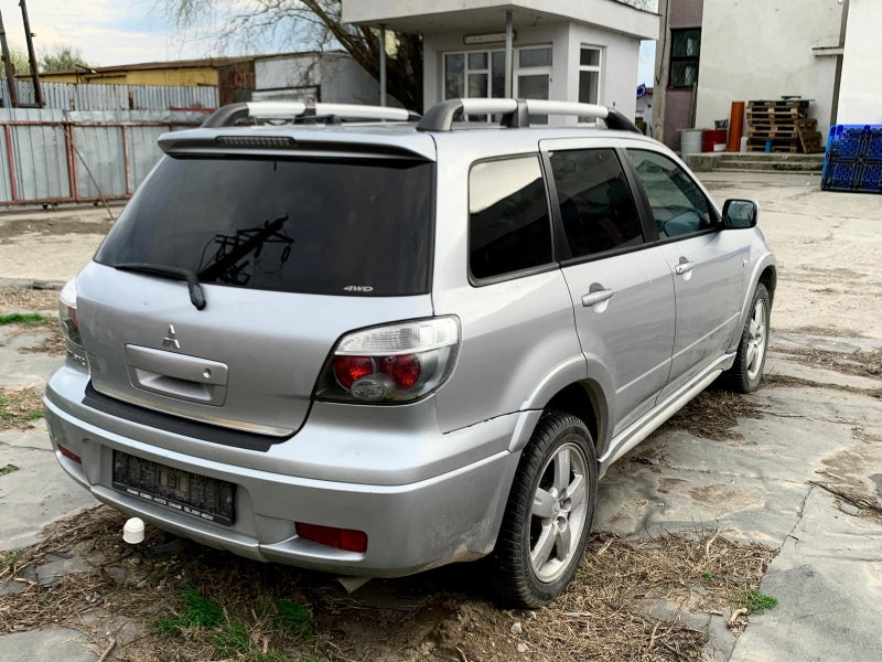 Mitsubishi Outlander 2.4i Invite Scott 4WD 2006