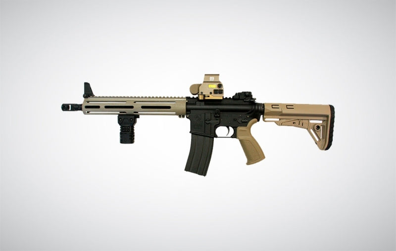 Rubberized AR-15 Grip with Beavertail